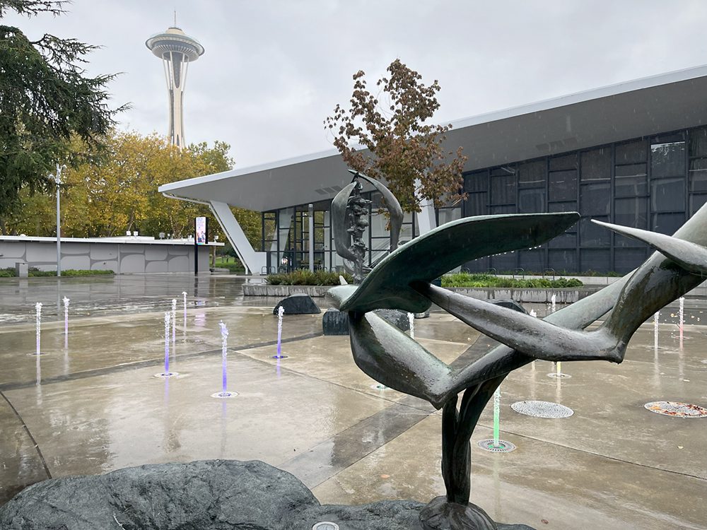 Flight of Gulls bronze with the Space Needle